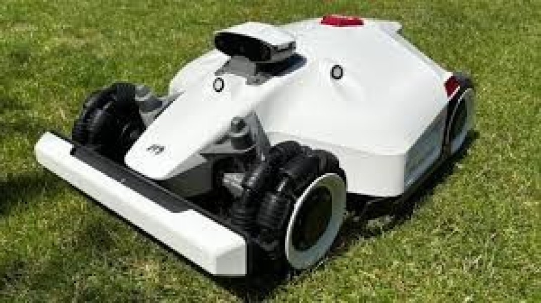 LUBA 2 AWD 5000H Robot Lawn Mower